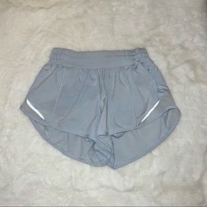 Windmill 2.5” Lululemon Hotty Hot Shorts